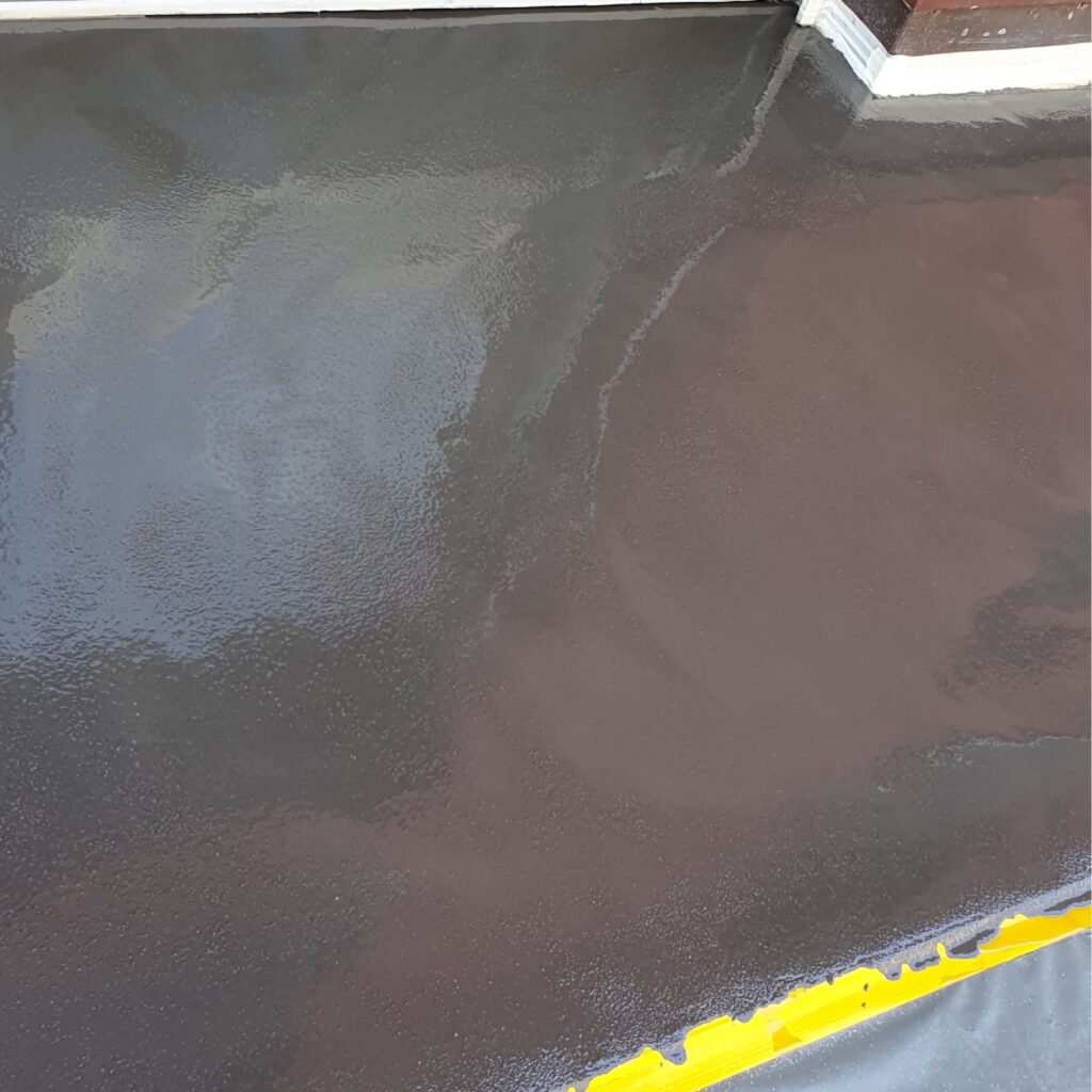 Gussasphaltestrich im Einbau